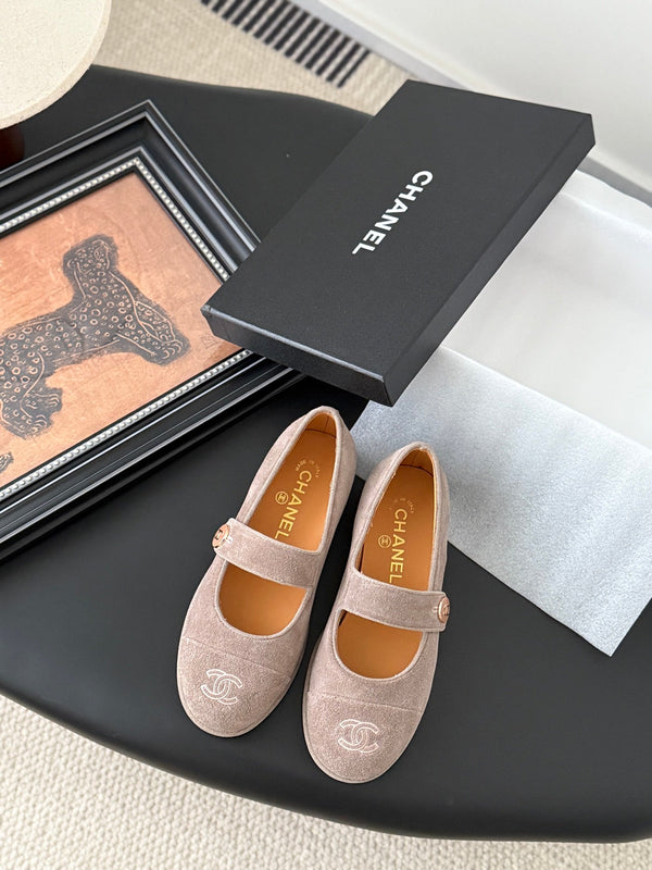 CC 25K Mary Jane Flats Pinky Beige Suede 458759