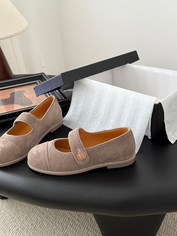 CC 25K Mary Jane Flats Pinky Beige Suede 458759