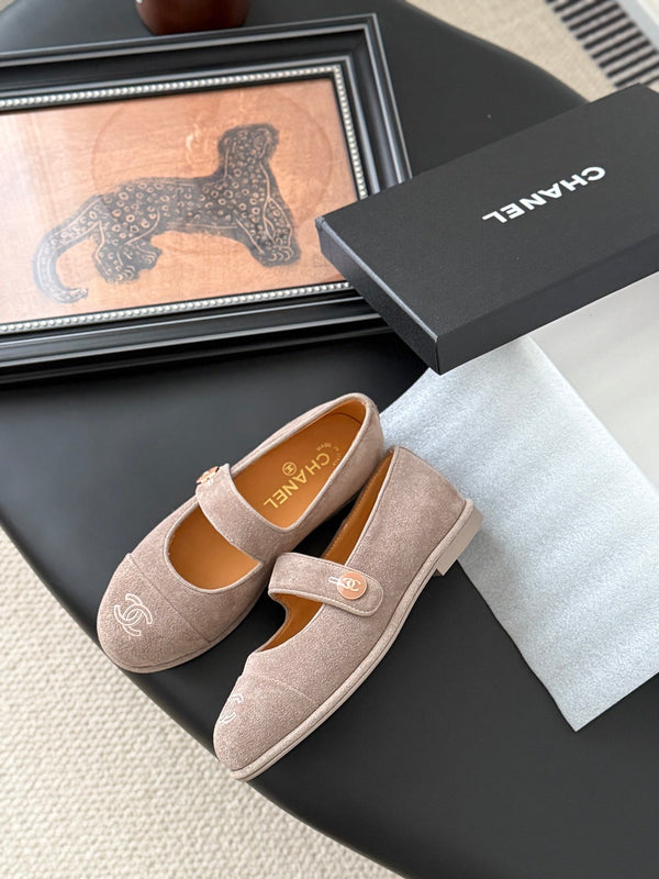 CC 25K Mary Jane Flats Pinky Beige Suede 458759