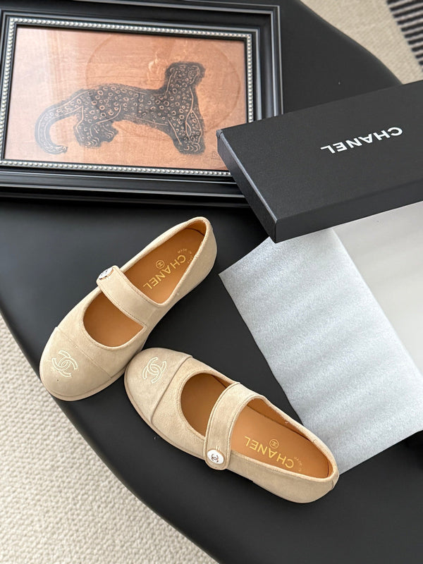 CC 25K Mary Jane Flats Beige Suede 458758
