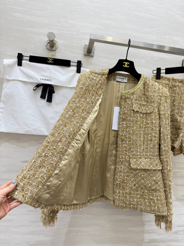 CC 25 Wool Gold Yarn Tweed Suit