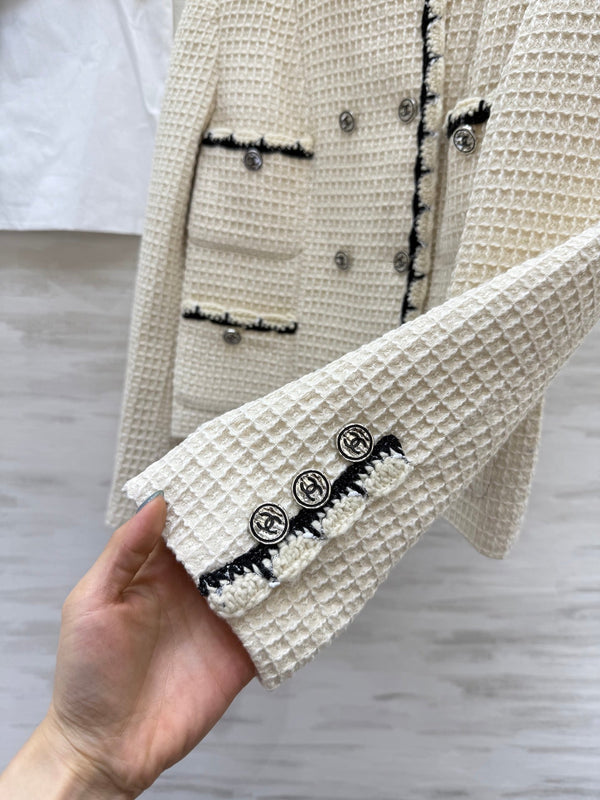 CC 25 Salzburg Wool Soft Tweed Braided White Jacket