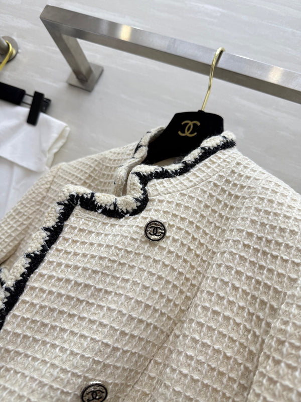 CC 25 Salzburg Wool Soft Tweed Braided White Jacket