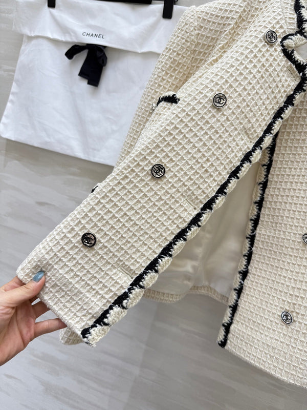 CC 25 Salzburg Wool Soft Tweed Braided White Jacket