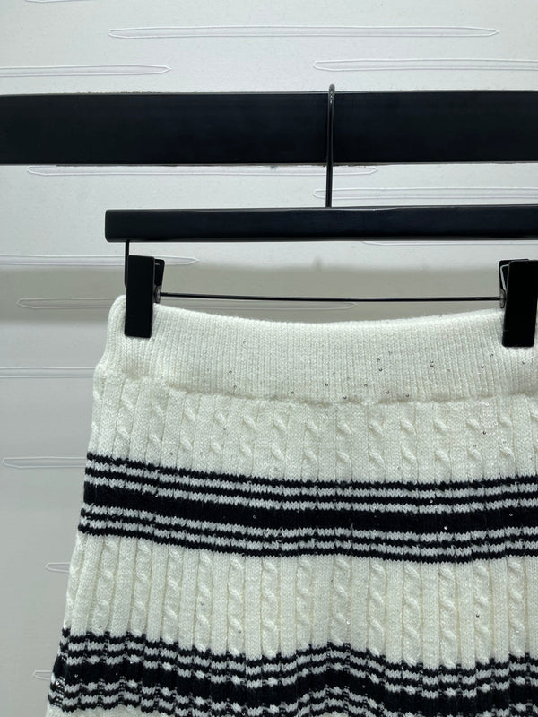 CC 25 Striped Knit Skirt White Wool