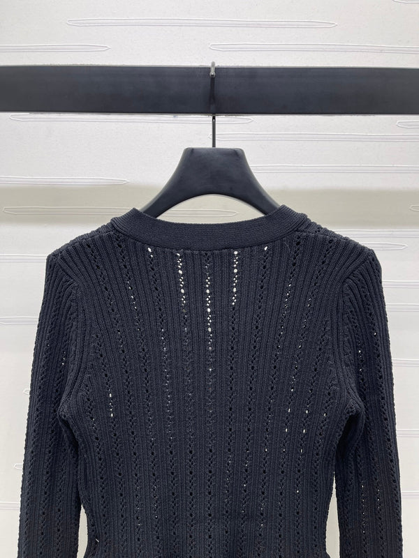 CC 25 Fishtail V-Neck Knitted Long-sleeved Cardigan Black Wool