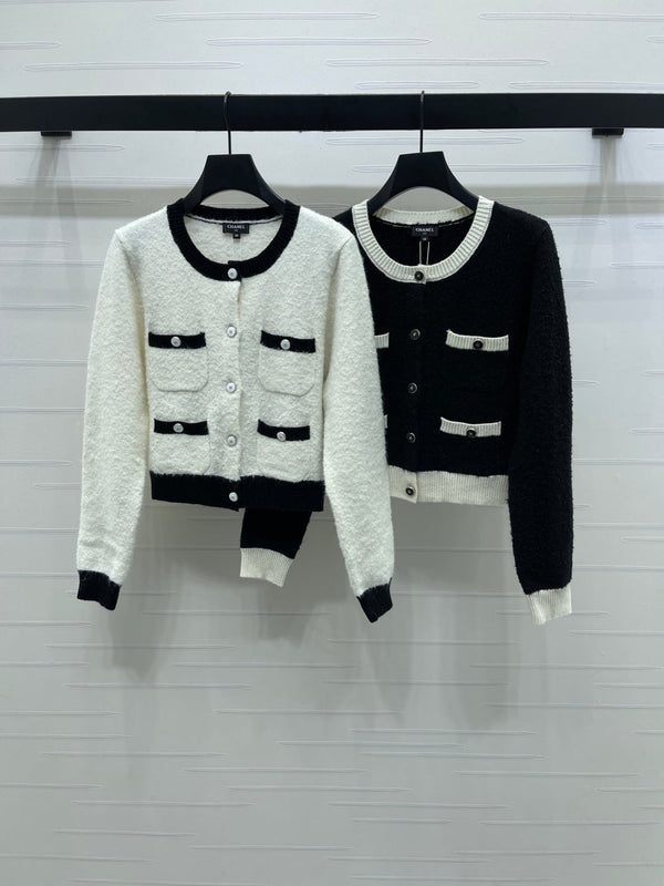 CC 25 Two-Tone Pocket Knit Cardigan White Wool