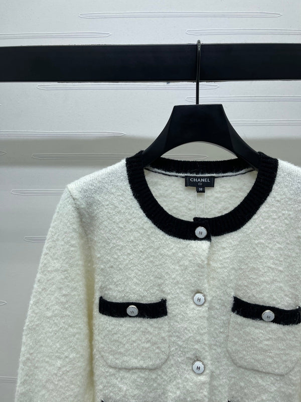 CC 25 Two-Tone Pocket Knit Cardigan White Wool