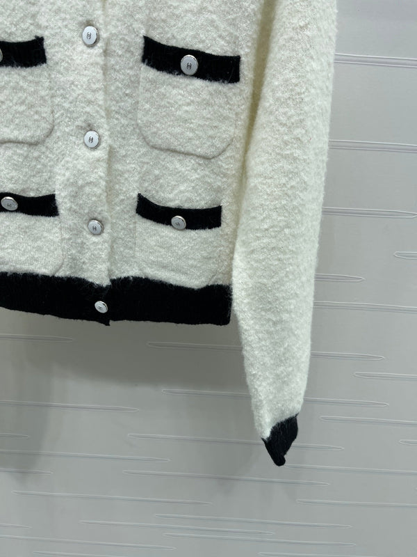 CC 25 Two-Tone Pocket Knit Cardigan White Wool