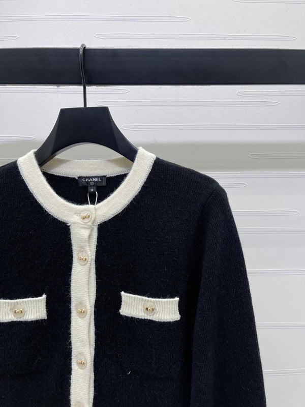 CC 25F Round-Neck Knitted Long-Sleeved Cardigan Black Wool