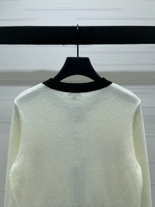 CC 25F Round-Neck Knitted Long-Sleeved Cardigan White Wool