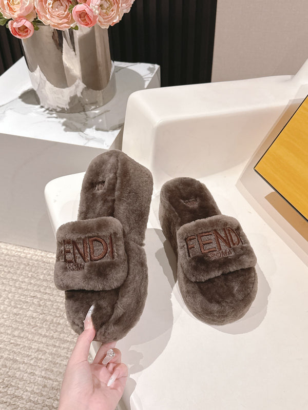 Fendi F013 2025ss Fluffy Slippers Brown Lambswool 467196
