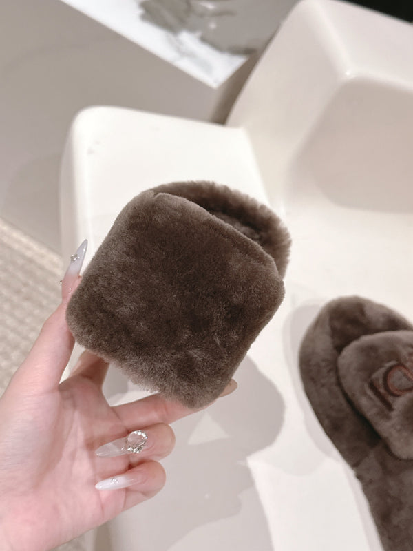 Fendi F013 2025ss Fluffy Slippers Brown Lambswool 467196