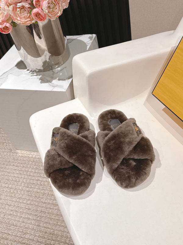 Fendi F013 2025ss Fluffy Slippers Brown Lambswool 467195