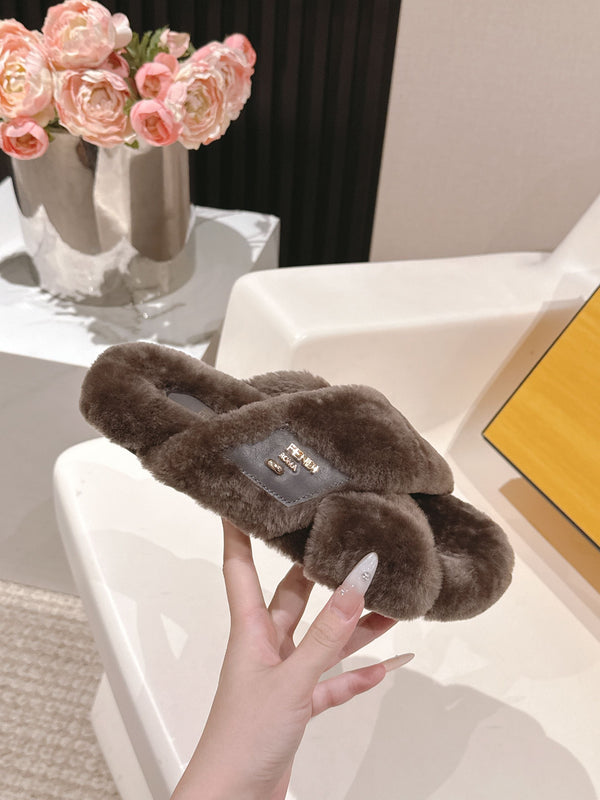 Fendi F013 2025ss Fluffy Slippers Brown Lambswool 467195