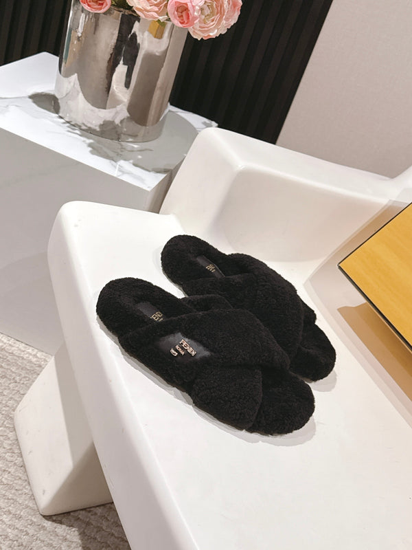 Fendi F013 2025ss Fluffy Slippers Black Lambswool 467194