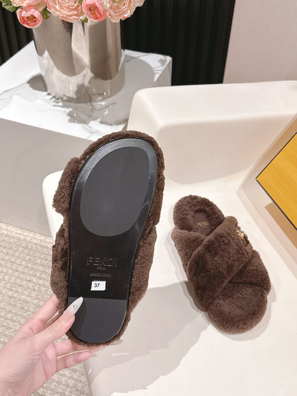Fendi F013 2025ss Fluffy Slippers Chocolate Brown Lambswool 467193