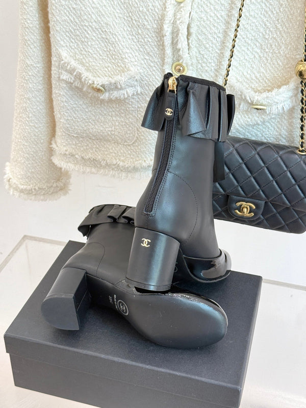 CC 25A Pleated-Collar Bow-Tie Stretch Ankle Boots Black Lambskin 473355