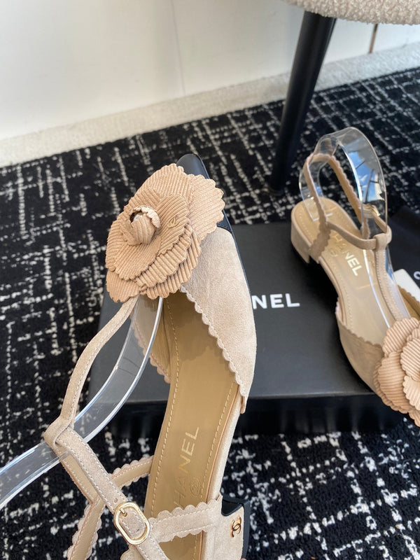 CC 25C Camellia Mid-Back Sandals Beige Suede With Flower 473435