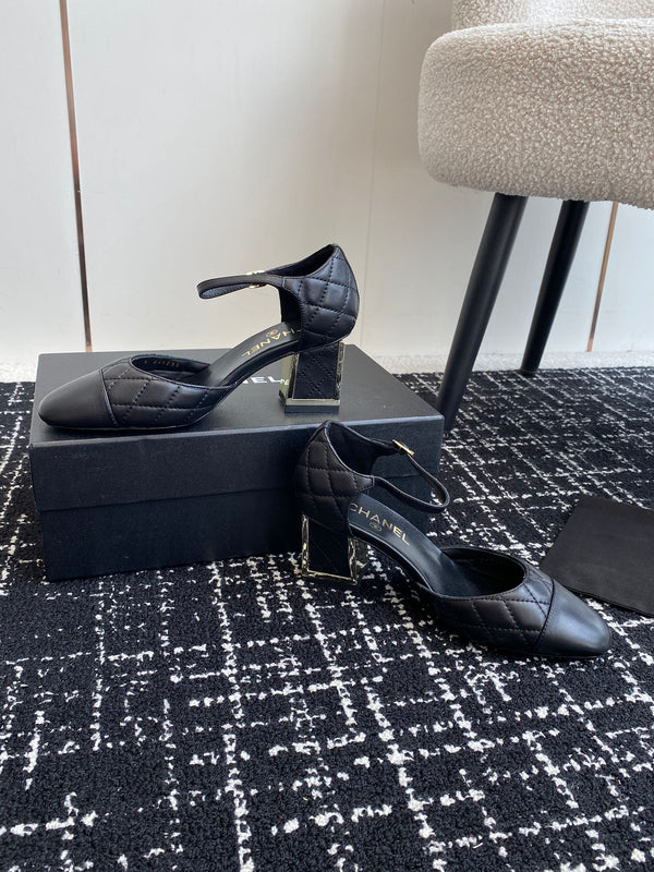 CC 25SS Diamond-Patterned Block-Heeled Mary Janes Black Sheepskin 473433