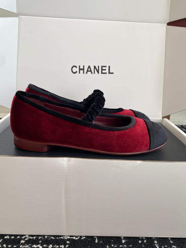 CC 25SS Embroidered Double C logo Mary Janes Red Suede 473425