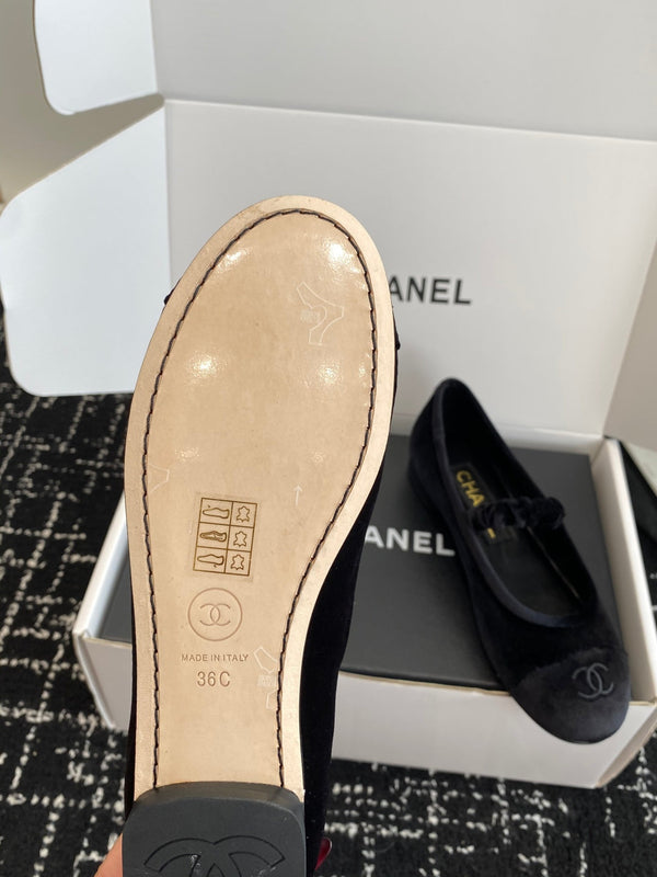 CC 25SS Embroidered Double C logo Mary Janes Black Suede 473423