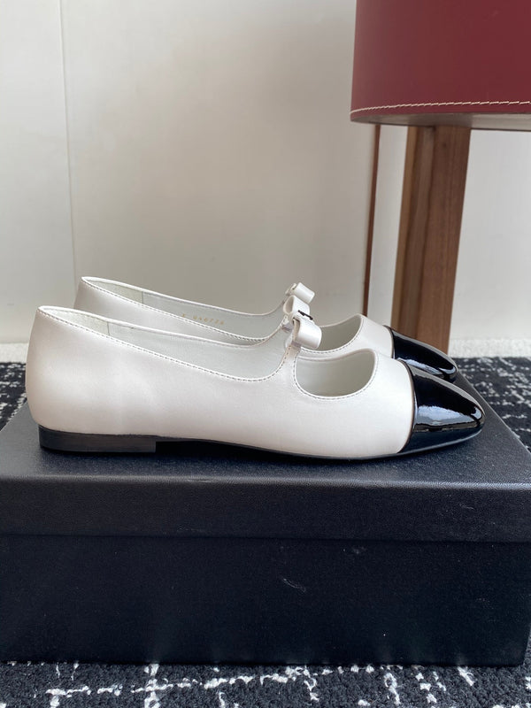 CC 25SS Mary Jane Ballerinas White Lambskin 473422