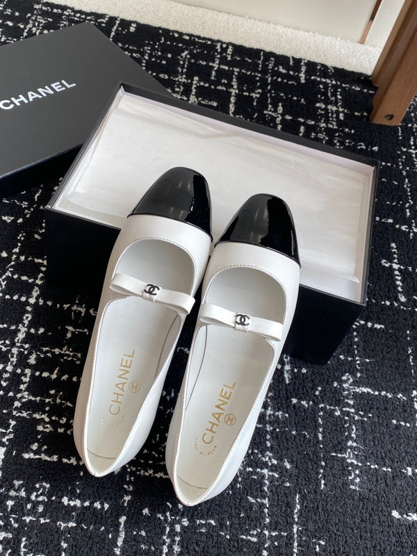 CC 25SS Mary Jane Ballerinas White Lambskin 473422