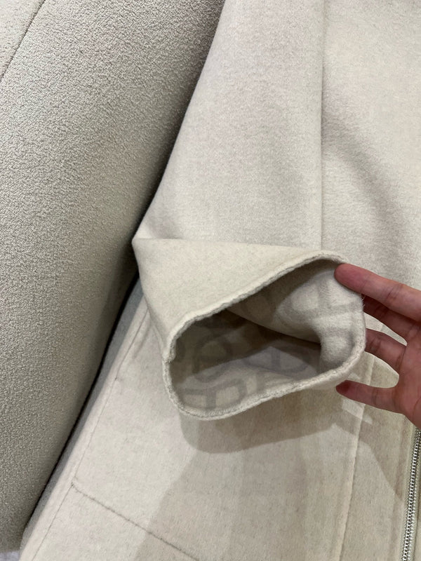 HM 25 Classic Pig-Nose Floral Coat White Cashmere 305175