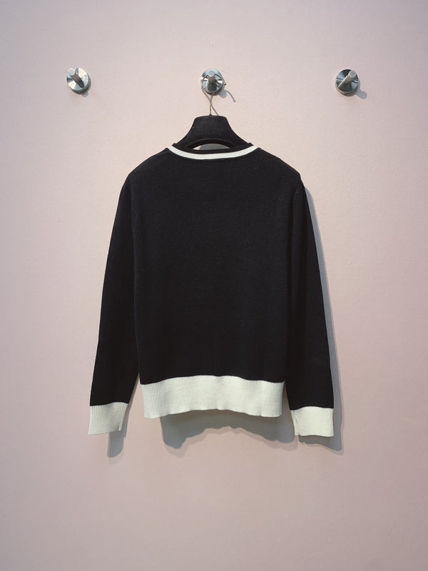 CC 25 Knitted Black and White Contrast Stitching Top Wool 305601