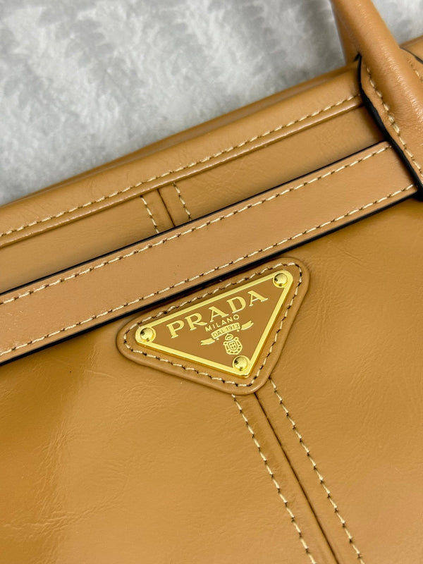 Pra Lux Soft Waxed Leather 1BA439 Extra Large 42cm Handbag Caramel 267485