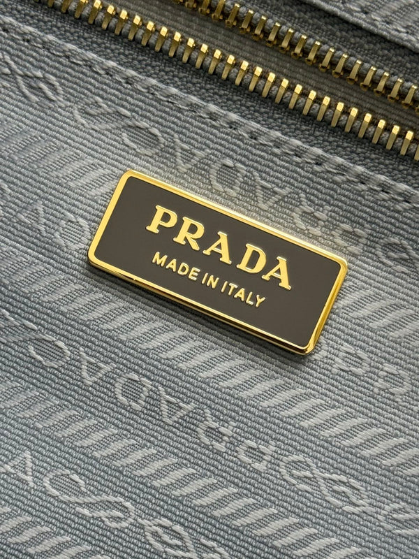 Pra Lux Soft Waxed Leather 1BA439 Extra Large 42cm Handbag Gray 267477