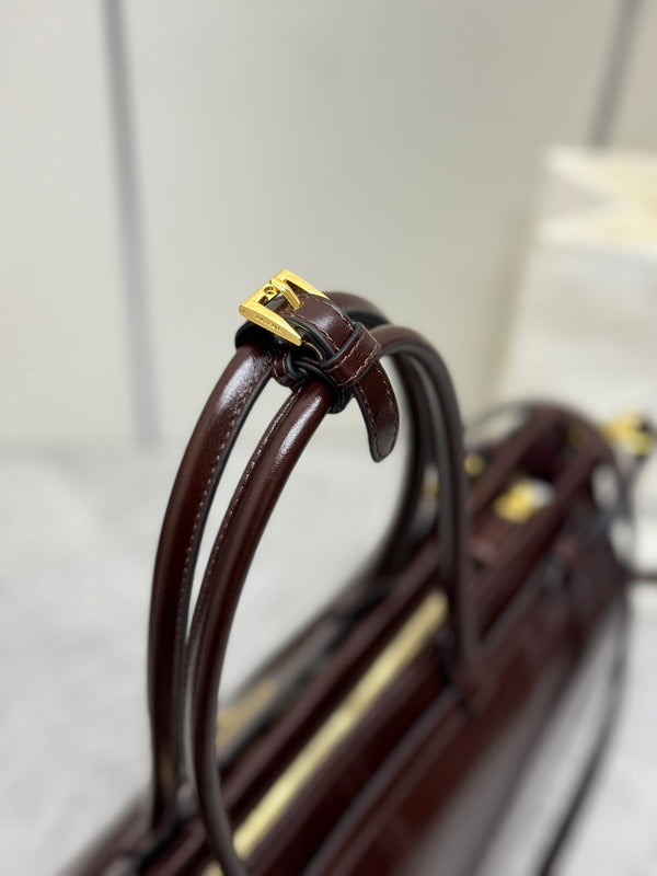 Pra Lux Soft Waxed Leather 1BA439 Extra Large 42cm Handbag Burgundy 267459