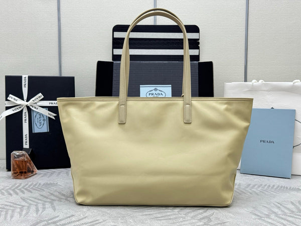 Pra Medium 1BG555 Tote Bag Apricot Nylon 267456