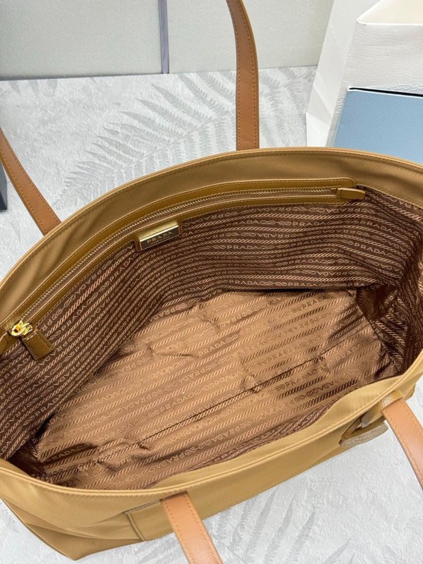 Pra Medium 1BG555 Tote Bag Brown Nylon 267451