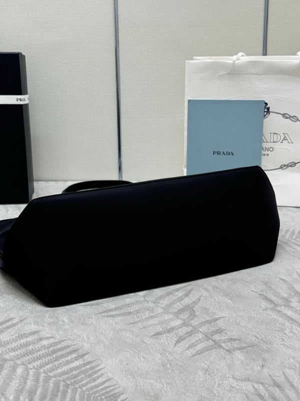 Pra Medium 1BG555 Tote Bag Black Nylon 267446