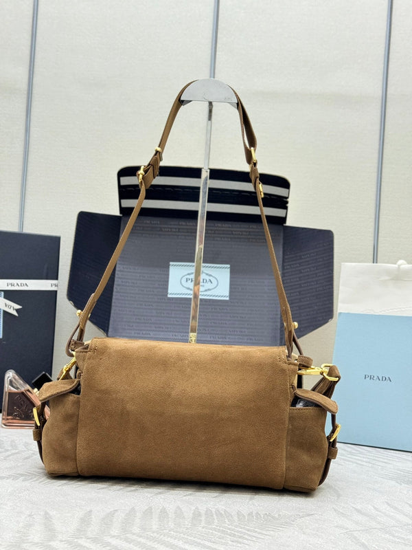 Pra Messenger Bag 30cm Brown Suede 267418