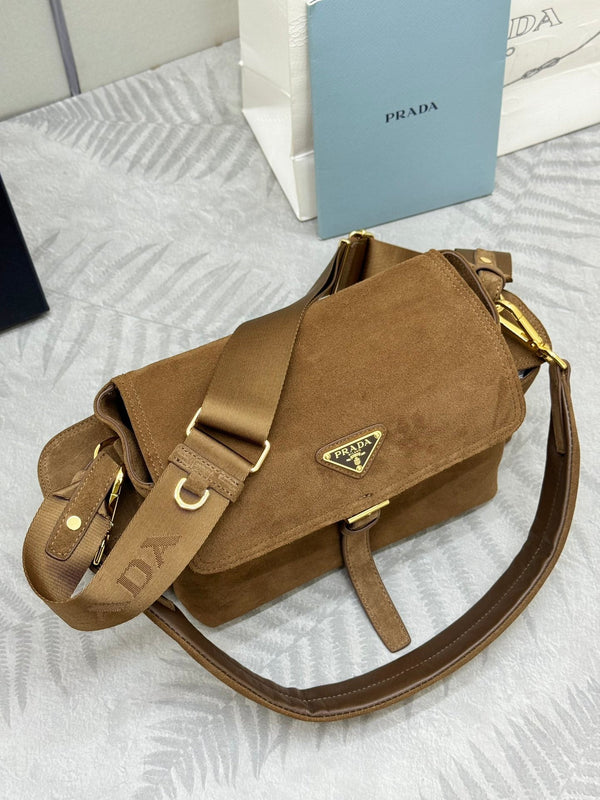 Pra Messenger Bag 30cm Brown Suede 267418
