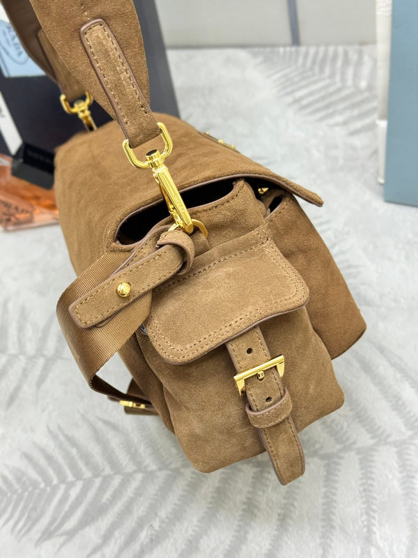 Pra Messenger Bag 30cm Brown Suede 267418