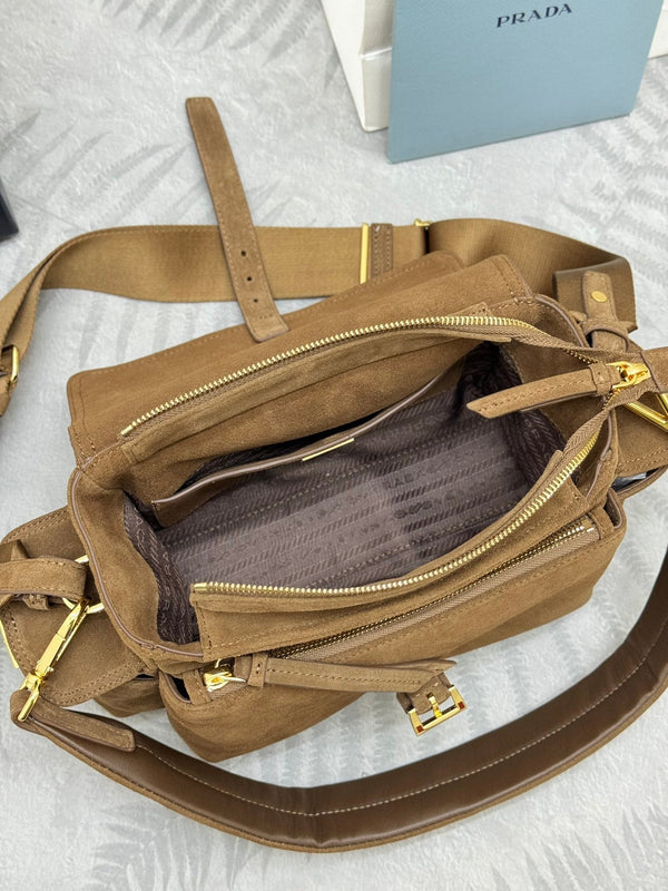 Pra Messenger Bag 30cm Brown Suede 267418
