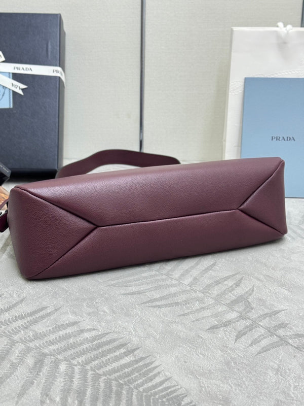 Pra Aimee Underarm Hobo Bag 39cm Burgundy Cowhide 267275