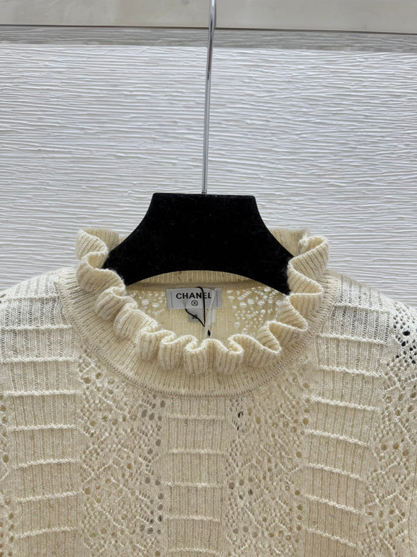 CC 25 Ruffled Gold and Silver Hollow-Out Crew Neck Knit Long Sleeve Cashmere