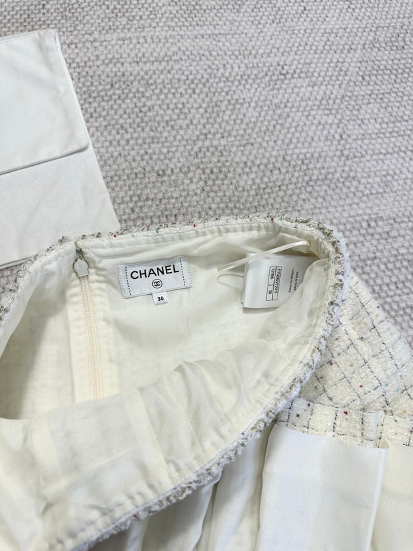 CC 25A Beaded Plaid Tweed Skirt