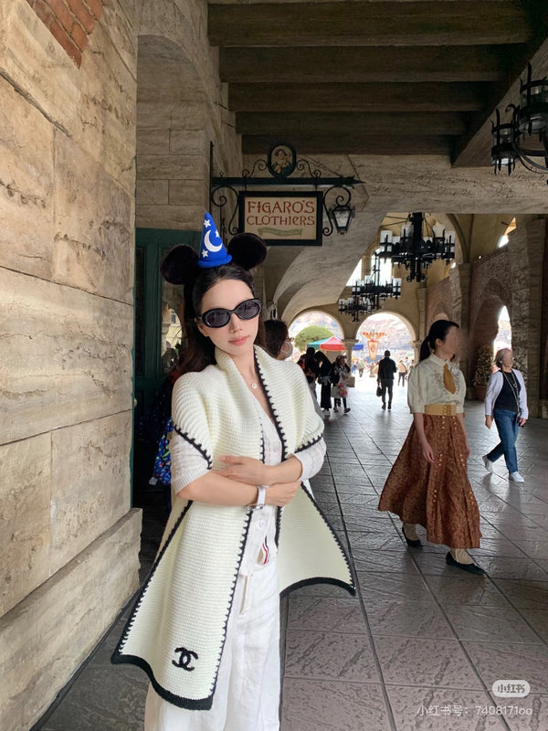 CC Knitted Long Scarf White Cashmere 828773