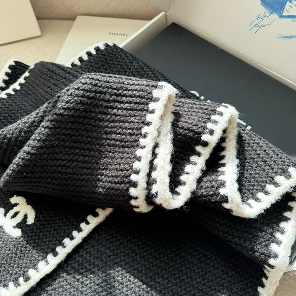 CC Knitted Long Scarf Black Cashmere 828772