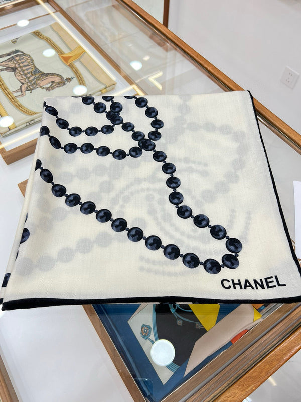 CC Double-Sided Velvet Square Scarf 140cm White Cashmere 828703