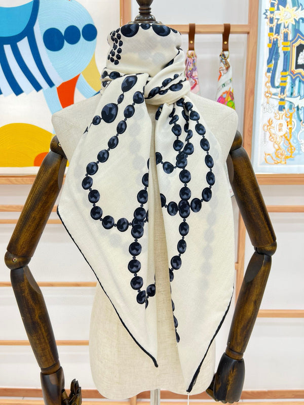 CC Double-Sided Velvet Square Scarf 140cm White Cashmere 828703