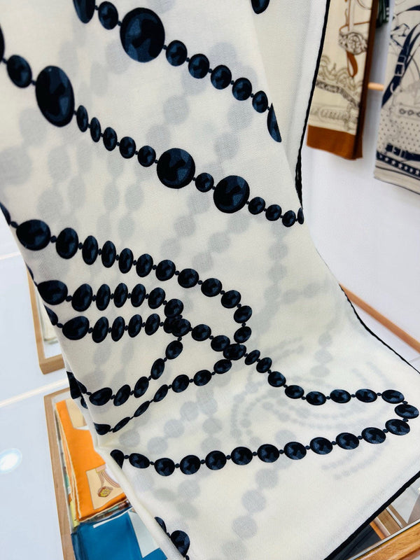 CC Double-Sided Velvet Square Scarf 140cm White Cashmere 828703