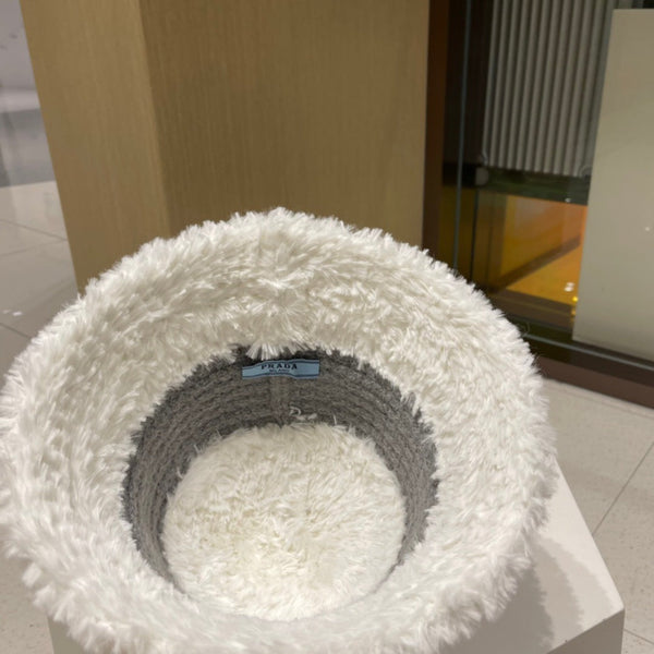 PRA 25 PLUSH KNITTED HAT GRAY AND WHITE 824814