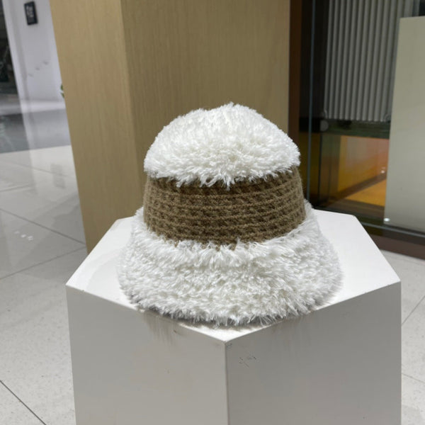 PRA 25 PLUSH KNITTED HAT BROWN AND WHITE 824815